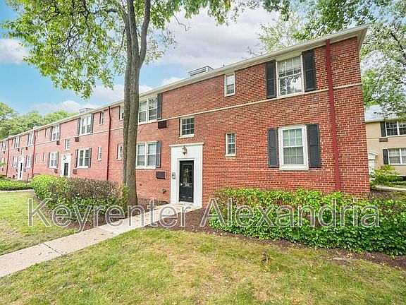 2nd image of 206 N George Mason Dr #3