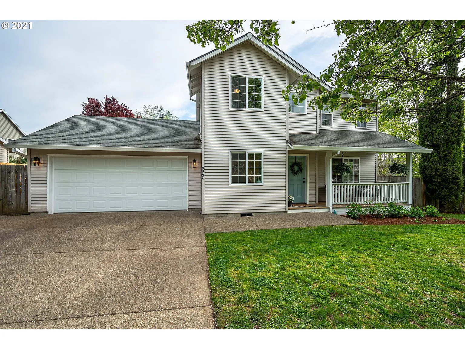 900 E Hilltop Dr photo 1