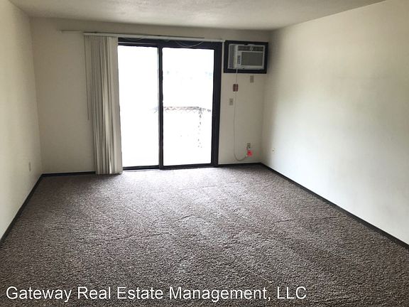 3rd image of 1250 University Dr #6