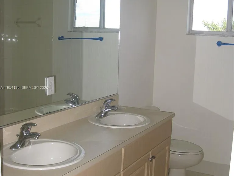 19351 SW 61st St — Photo 77