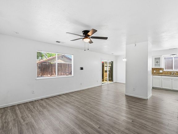 4th image of 710 W Wren Drive