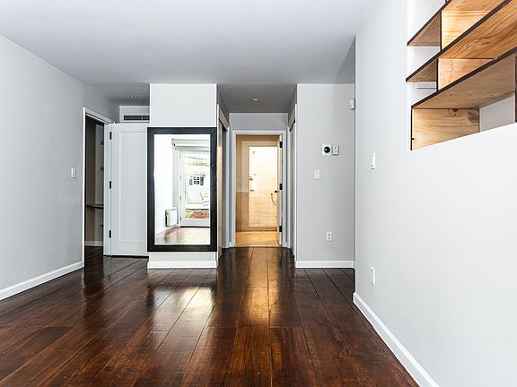 5th image of 471 Henry St APT 1