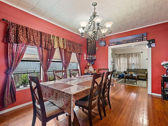 5th image of 1725 Summer Ave