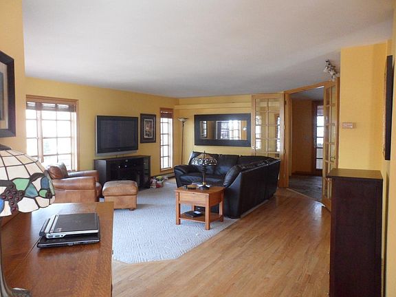 5th image of 633 Sunnyside Dr