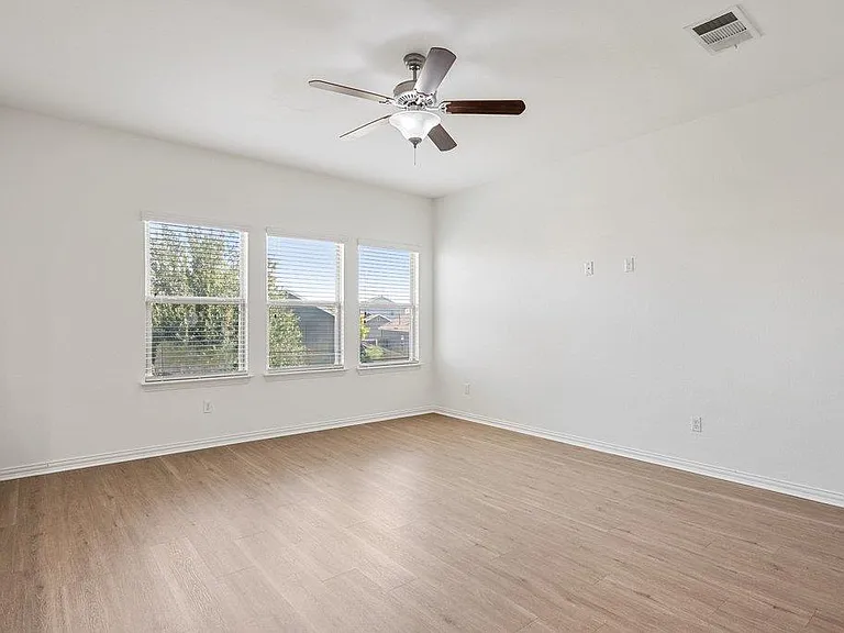 370 Vermilion Marble Trl — Photo 18