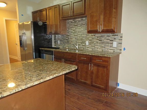 2nd image of 2211 SW Susset Ln