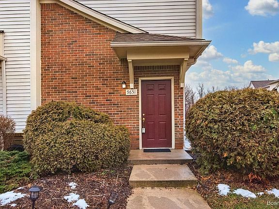 3rd image of 9651 Lakeside Dr