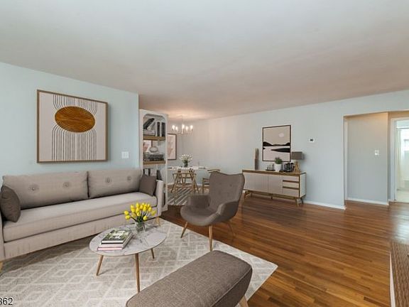 3rd image of 320 South St APT 4I
