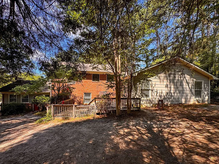 2305 Mirror Lake Dr — Photo 34