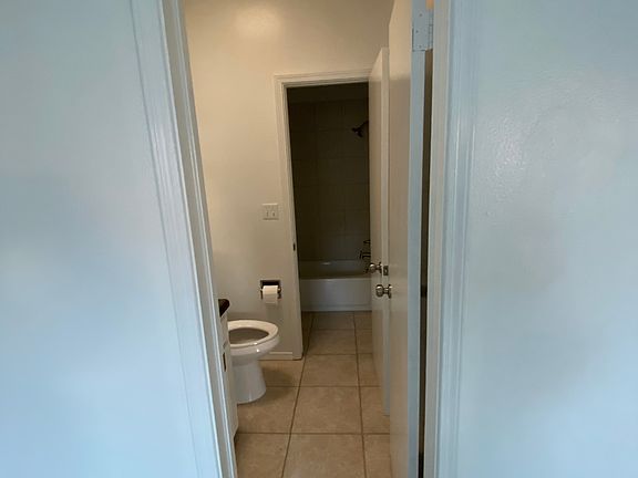 4th image of 10720 Ivanhoe Dr #1