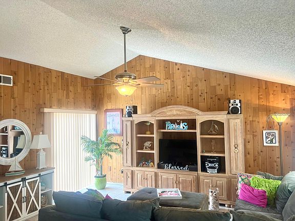 5th image of 9078 Chrysanthemum Drive