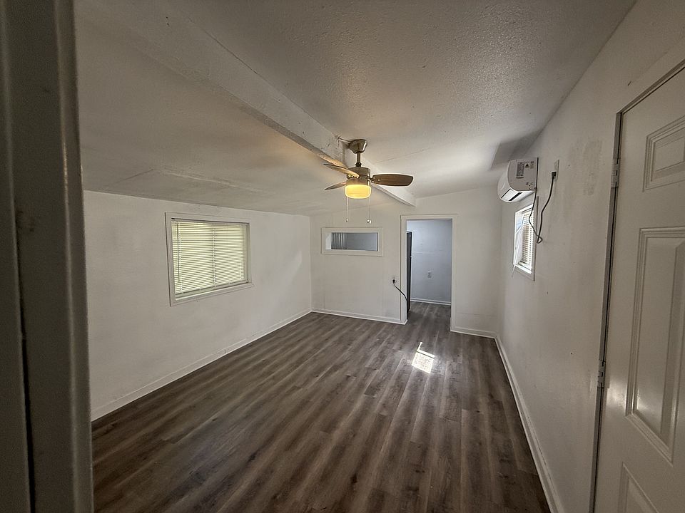 2nd image of 110 Morrow St #C