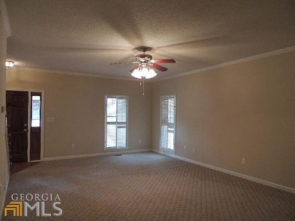 3rd image of 20 Deer Run Ln