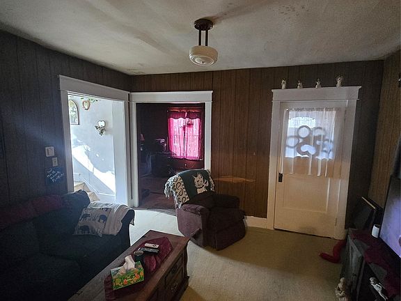 2nd image of 1131 W 11th St