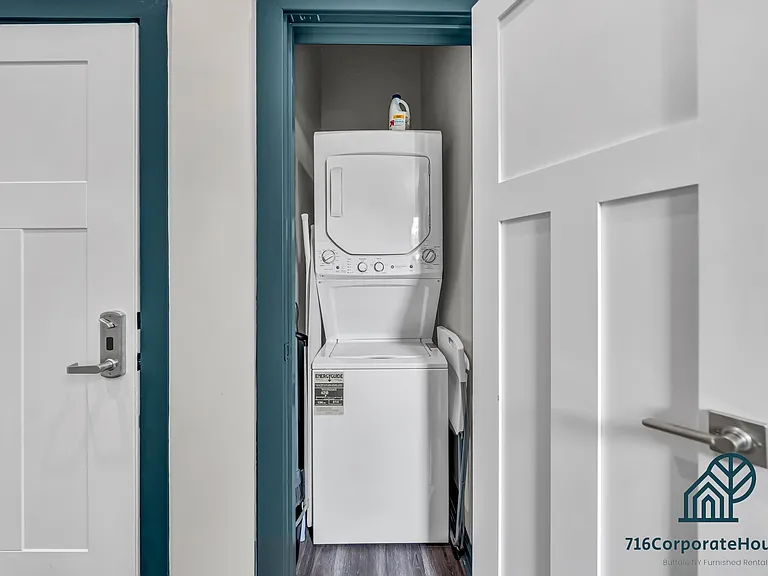 44 E Utica St #3D — Photo 12