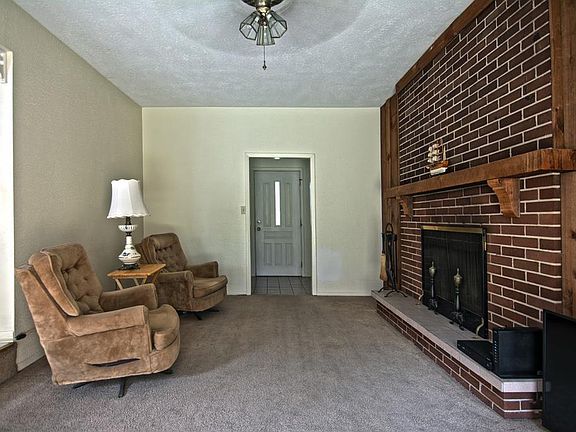 3rd image of 54668 Holly Dr