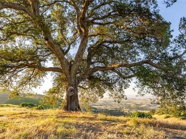 2762 Adelaida Rd, Paso Robles, CA 93446
