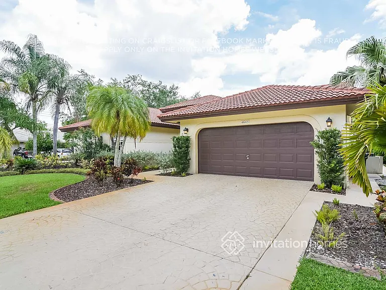 4645 NW 99th Ln — Photo 2
