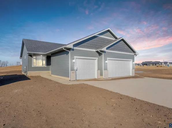 617 N Juniper St, Lennox, SD 57039