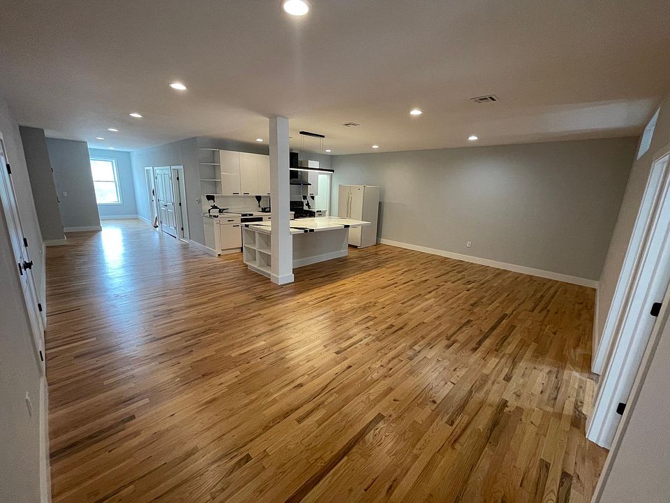 Living/Dining Area