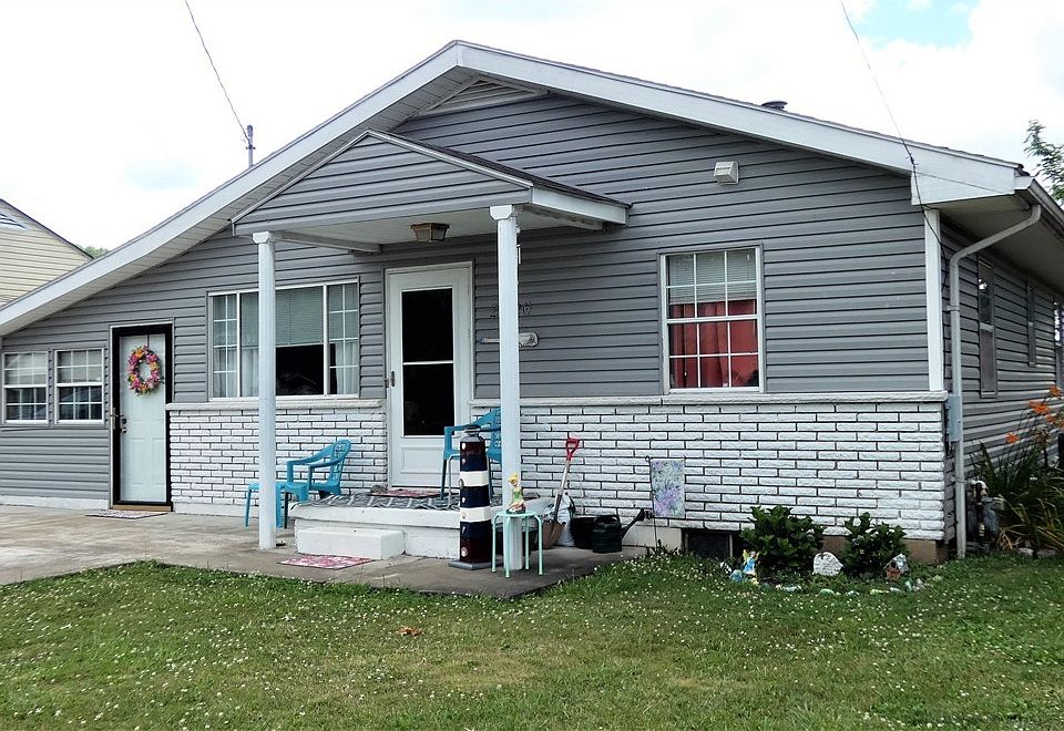 1st image of 2526 Lenore St