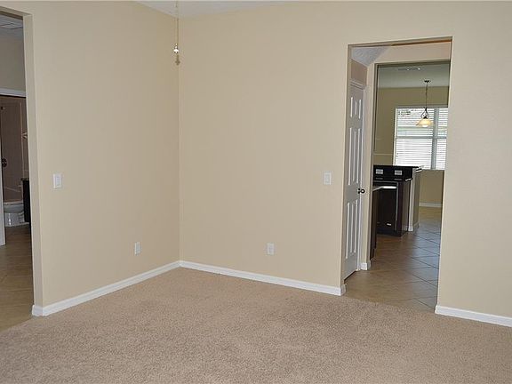 3rd image of 705 Meadow Glade Dr