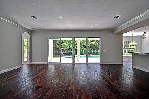 4th image of 520 NW 14th St
