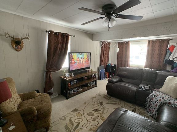 3rd image of 834 S 11th Ave