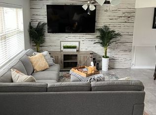 127 E Silver Sands Dr, San Antonio, TX 78216