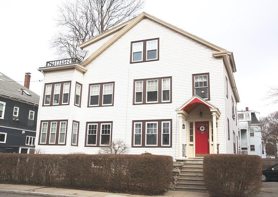 1st image of 19 Wisteria St #2