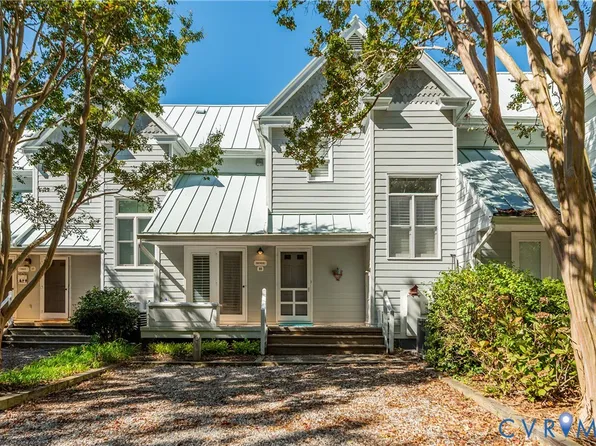 65 Oyster Shell Rd APT 10, Deltaville, VA 23043