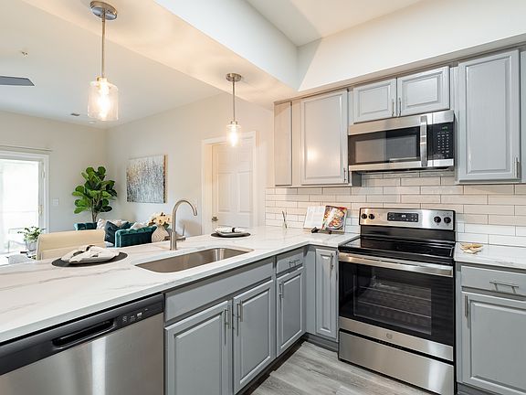 3rd image of 601 Old State Rd APT 206A