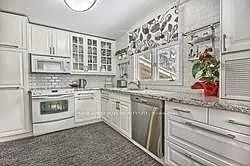 17 Yongehurst Rd — Photo 6