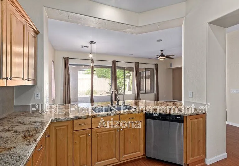 737 S Sycamore Pl — Photo 17