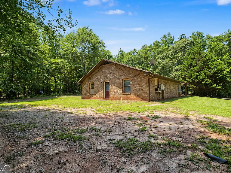 241 Busbin Rd — Photo 22