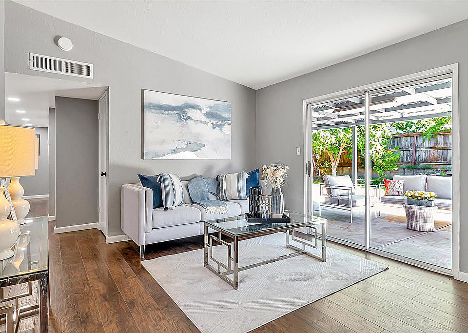 1st image of 206 Portola Way