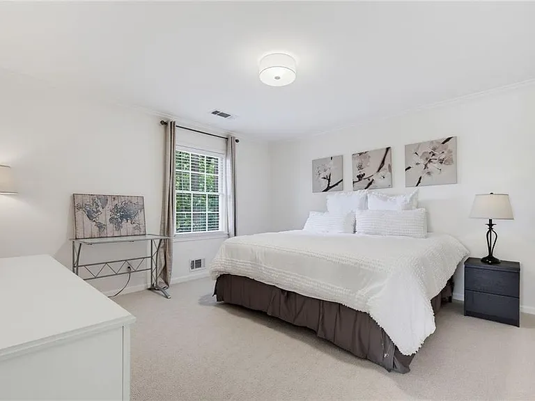 4966 Cambridge Dr — Photo 16