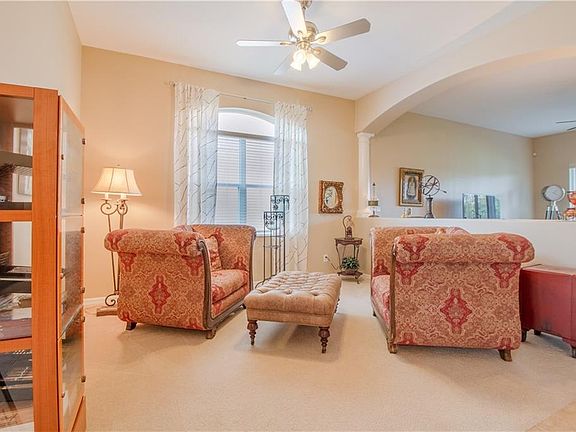 5th image of 269 Porchester Dr