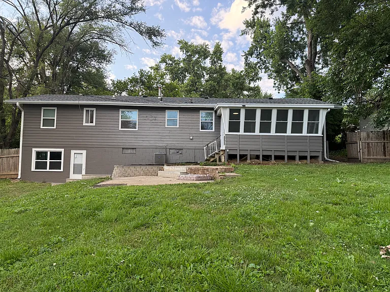 8701 Pinkney St — Photo 2
