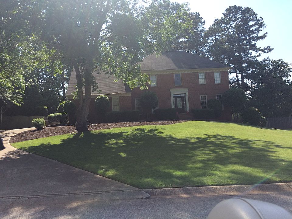 1st image of 4517 Dartmoor Dr NE