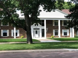 1601 Ohio Ave SW APT 201, Huron, SD 57350