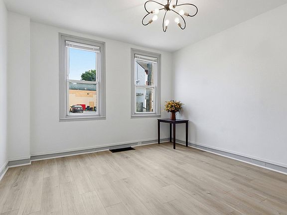 3rd image of 1269 E Philadelphia St