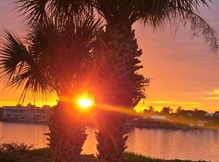 22 Harbour Isle Dr #105, Fort Pierce, FL 34949