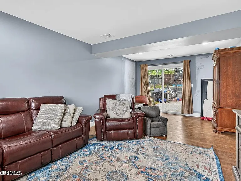 618 Illinois Ave — Photo 22