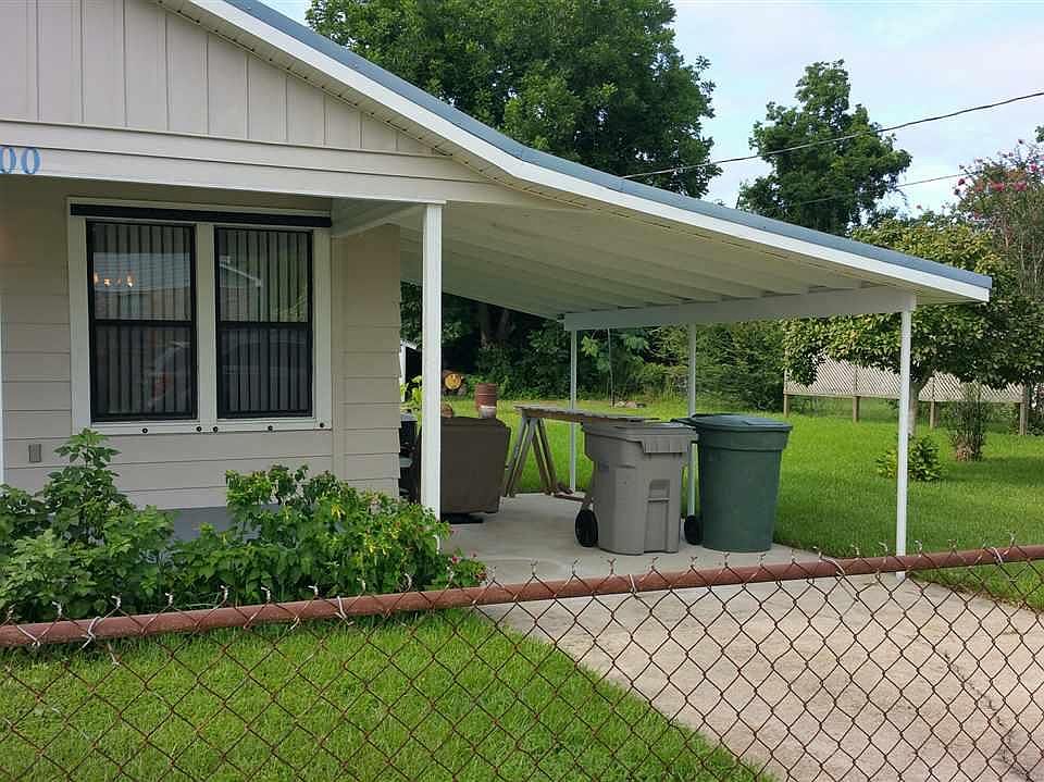 1st image of 2200 E Berg St