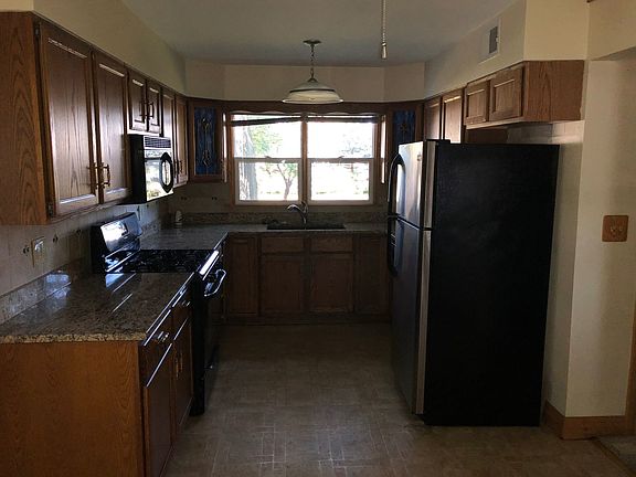 2nd image of 105 2nd St