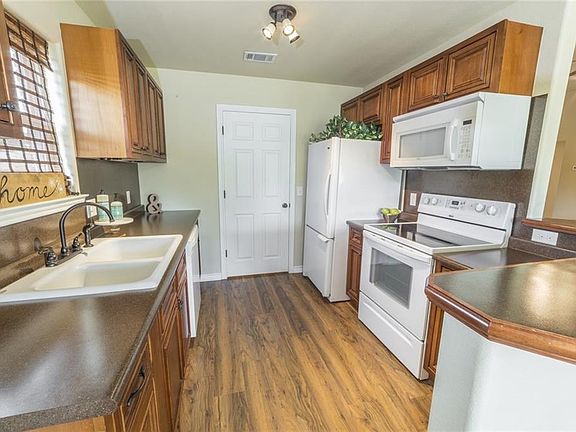 3rd image of 1317 Eastwind Dr