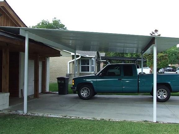 3rd image of 3633 Demaret Dr