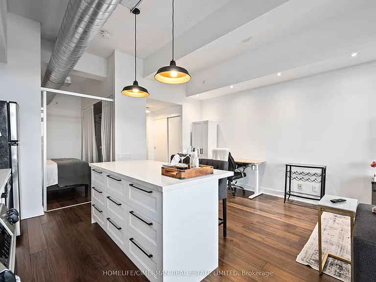 233 Carlaw Ave #814 — Photo 14