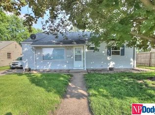 2016 Elm St, Fremont, NE 68025